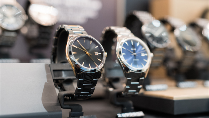 Gut etabliertes Uhrengeschäft in der Schweiz Basel Stücki Park zum Verkauf - 140.000 Euro