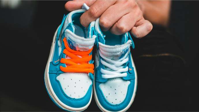Profitabler, laufender Onlineshop für Kindersneaker aus erster Hand mit 5-stelligem Umsatz in weniger als 4 Wochen