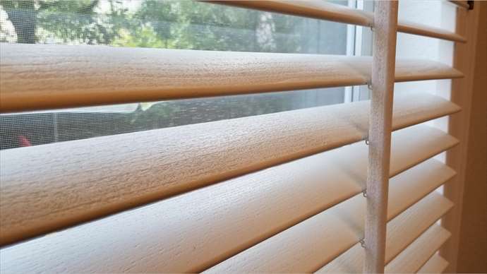 Sonnenschutz Lamellenstoren Balkonverglasungen