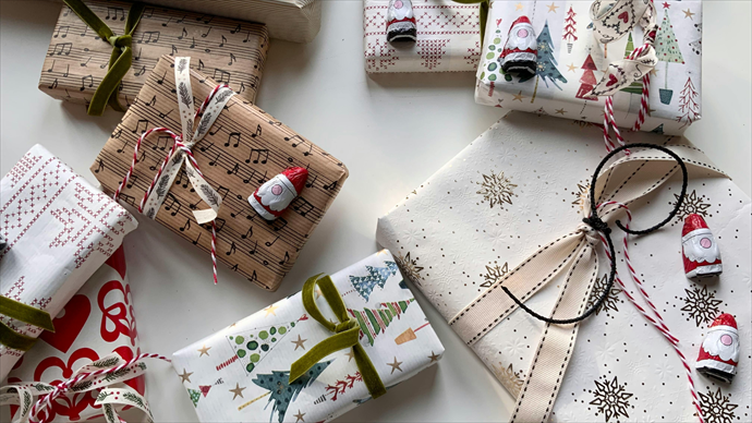 Individuelles Geschenkpapier per KI: Druckfertige Online-Plattform zur Übernahme